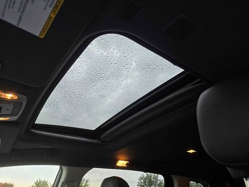 Used 2023 Toyota Sienna Platinum image 23