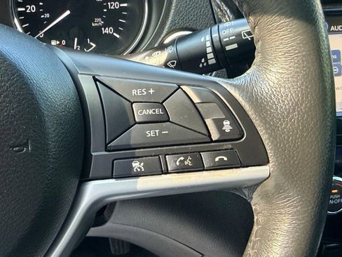 Used 2017 Nissan Rogue SL w/ SL Premium Package FWD image 39