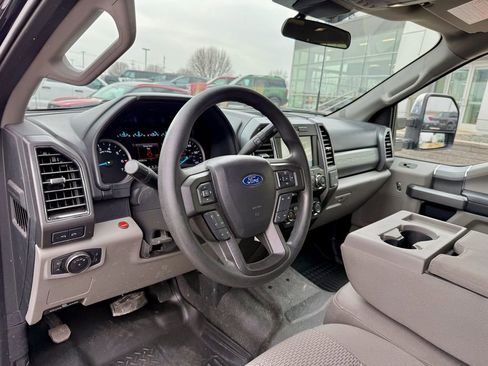 Used 2021 Ford F250 XLT w/ XLT Premium Package image 9