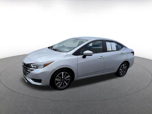 Used 2025 Nissan Versa SV FWD image 7