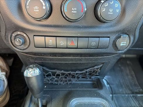 Used 2014 Jeep Wrangler Unlimited Sahara w/ Connectivity Group AWD/4WD image 25
