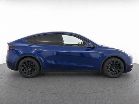 Used 2022 Tesla Model Y Long Range AWD/4WD image 28