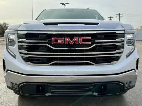Used 2023 GMC Sierra 1500 SLT image 9