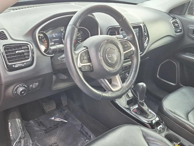 Used 2018 Jeep Compass Limited AWD/4WD image 11