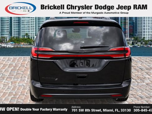 Used 2026 Chrysler Pacifica Select w/ S Appearance Package FWD image 6