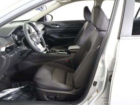 Used 2024 Nissan Altima 2.5 SV image 23