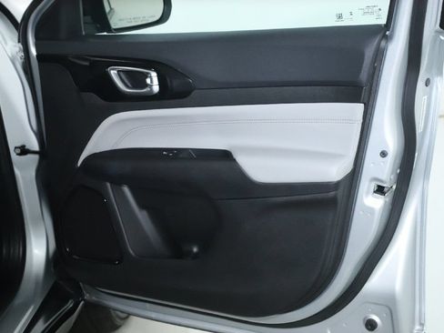 Used 2025 Jeep Compass Limited AWD/4WD image 33