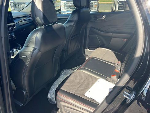 Used 2023 Ford Escape ST-Line Select w/ Tech Pack #2 image 9