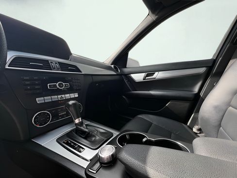 Used 2014 Mercedes-Benz C 250 Sedan image 16