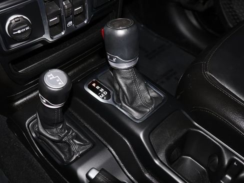 Used 2022 Jeep Wrangler Unlimited Sahara AWD/4WD image 24