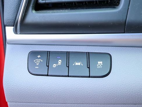 Used 2020 Hyundai Elantra SEL image 13