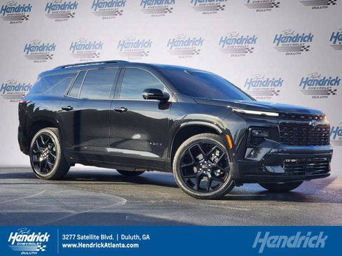 Used 2025 Chevrolet Traverse RS image 1
