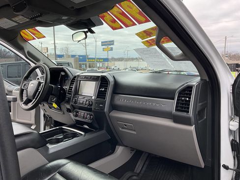 Used 2020 Ford F350 XLT w/ XLT Premium Package image 12