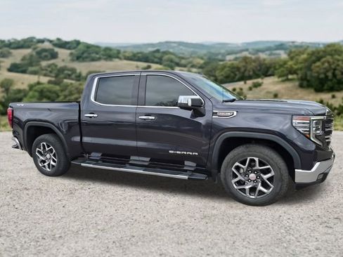 Used 2022 GMC Sierra 1500 SLT w/ SLT Convenience Package AWD/4WD image 12
