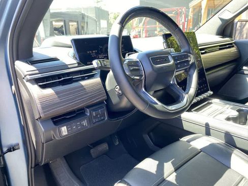 Used 2025 GMC Sierra EV Denali AWD/4WD image 2