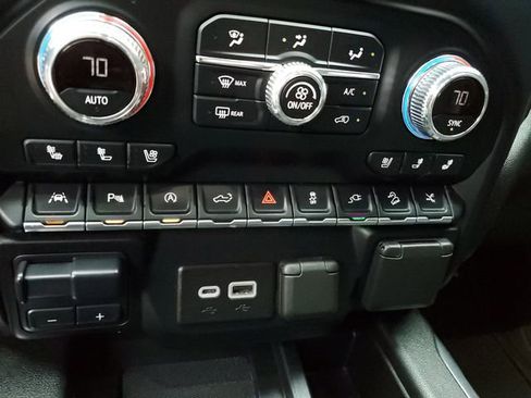 Used 2021 GMC Sierra 1500 Denali w/ Denali Ultimate Package AWD/4WD image 24
