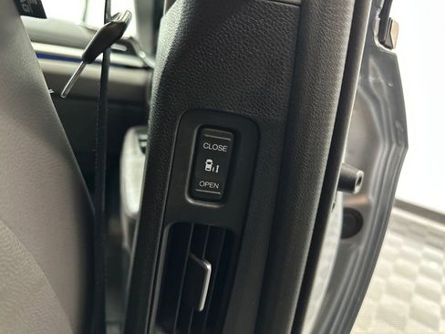 Used 2021 Honda Odyssey Touring image 18