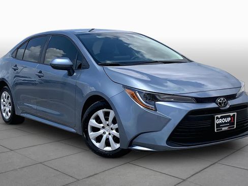 Used 2023 Toyota Corolla LE image 3