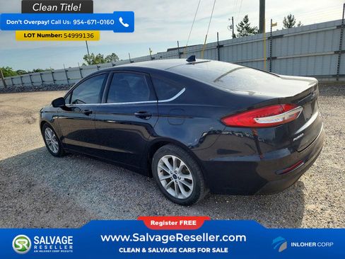 Used 2020 Ford Fusion SE FWD image 3