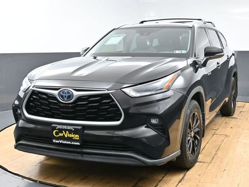 Used 2021 Toyota Highlander XLE AWD/4WD image 5