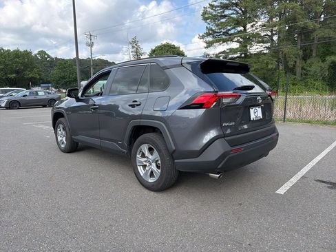 Used 2025 Toyota RAV4 XLE AWD/4WD image 11