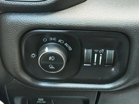Used 2019 RAM 1500 Big Horn AWD/4WD image 29