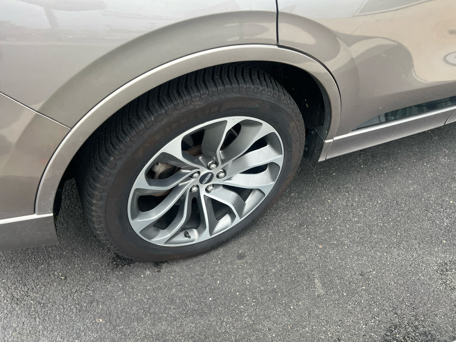 Used 2021 Lincoln Aviator Grand Touring w/ Equipment Group 301A AWD/4WD image 6