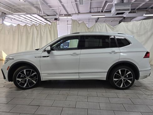 Used 2022 Volkswagen Tiguan SEL R-Line image 17