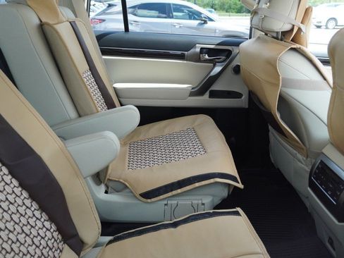 Used 2023 Lexus GX 460 Luxury w/ Sport Design Package AWD/4WD image 12