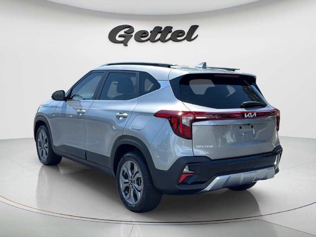 Used 2024 Kia Seltos S AWD/4WD image 7