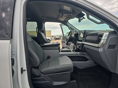Used 2025 Ford F250 XLT w/ Black Appearance Package AWD/4WD image 15