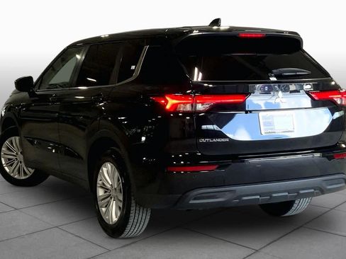 Used 2023 Mitsubishi Outlander ES FWD image 23