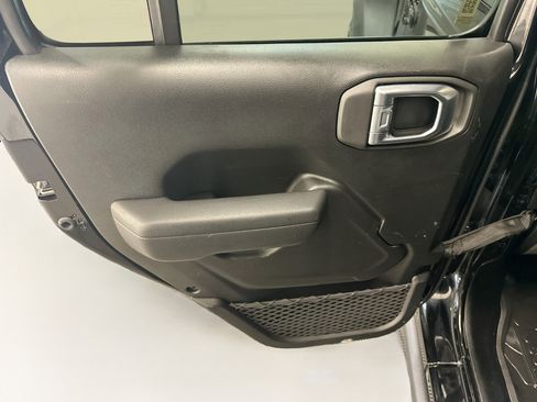 Used 2023 Jeep Wrangler Unlimited w/ Cold Weather Group AWD/4WD image 26