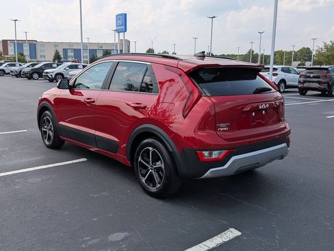 Used 2025 Kia Niro LX FWD image 5