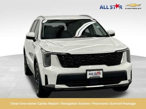 Used 2024 Kia Sorento S image 1