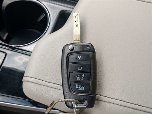 Used 2023 Hyundai Sonata SE image 25