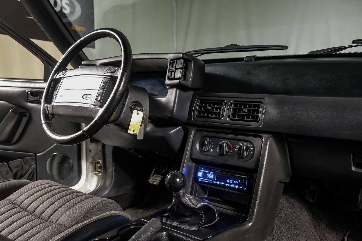 Used 1993 Ford Mustang GT RWD image 17