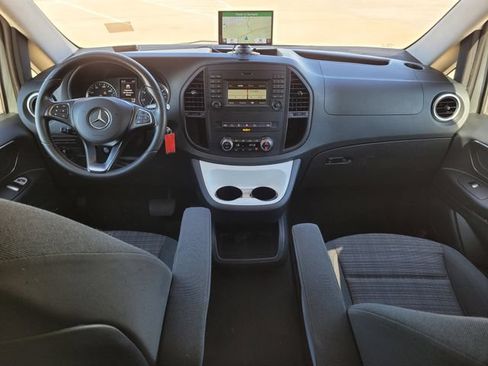 Used 2017 Mercedes-Benz Metris Passenger image 12