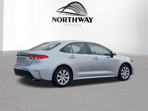 Used 2024 Toyota Corolla LE image 4