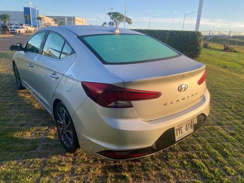 Used 2019 Hyundai Elantra Limited w/ Cargo Package FWD image 5