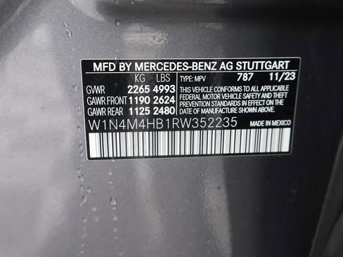 Used 2024 Mercedes-Benz GLB 250 4MATIC w/ Driver Assistance Package image 51