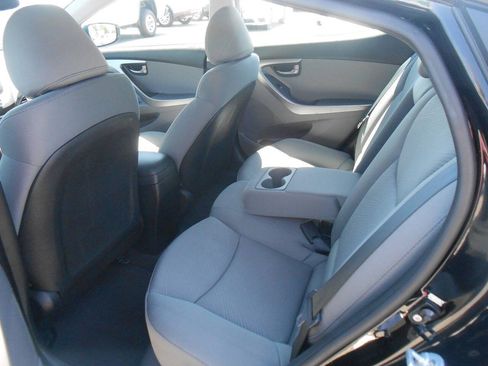 Used 2012 Hyundai Elantra GLS FWD image 11