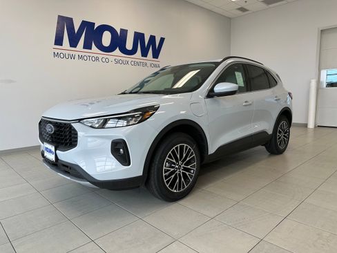 New 2025 Ford Escape SE image 25