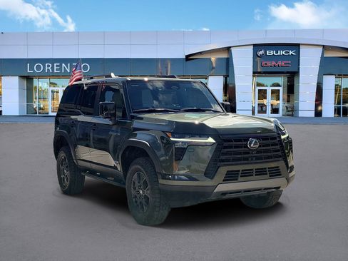 Used 2025 Lexus GX 550 AWD/4WD image 3