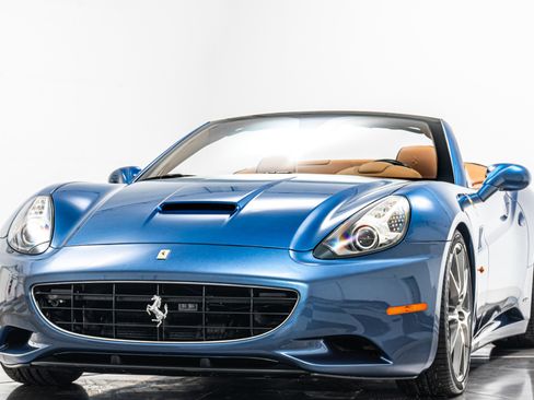 Used 2010 Ferrari California image 5