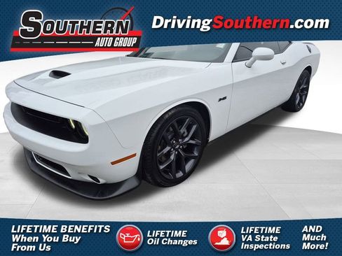 Used 2023 Dodge Challenger R/T w/ Plus Package image 1