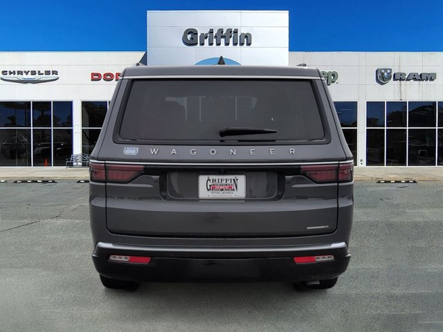 Used 2024 Jeep Wagoneer L Series II w/ Flexible Seating Group RWD image 8