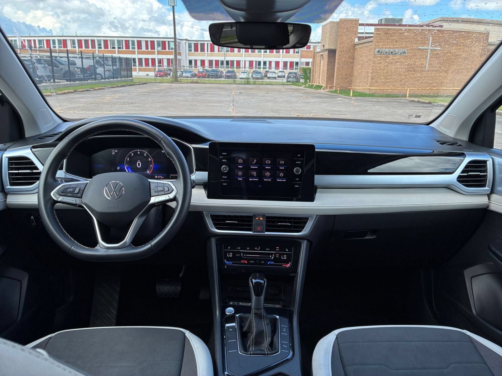 Used 2026 Volkswagen Taos SE FWD image 33