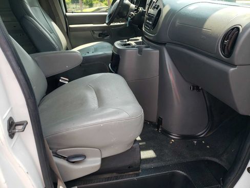 Used 2005 Ford E-350 and Econoline 350 Extended Super Duty RWD image 15