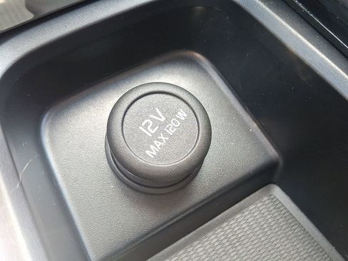 Certified 2024 Volvo XC60 B5 Core image 25